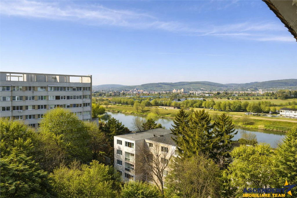 Panorama spectaculoasa:apartament 2 camere garaj,Aleea Carpa