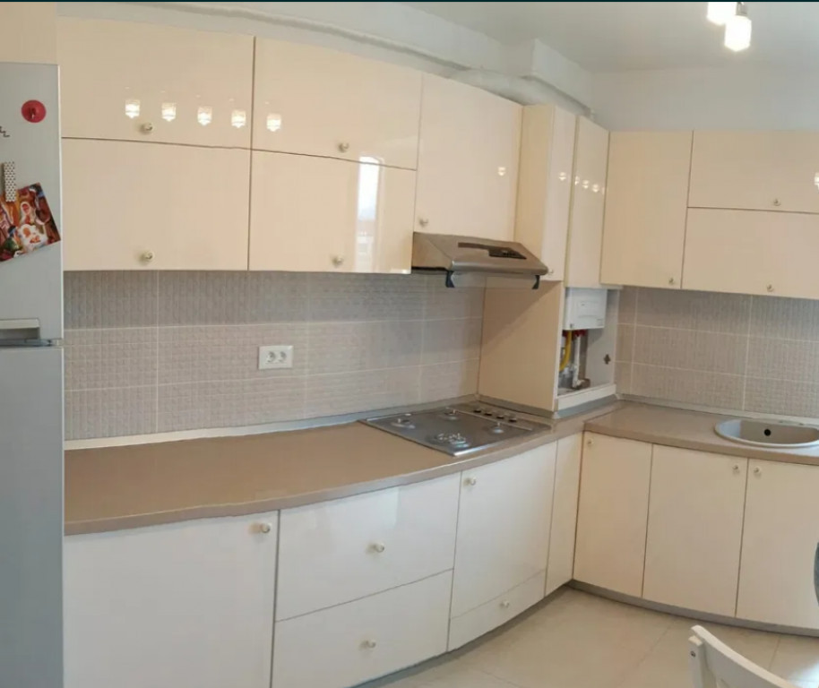 Apartament 2 camere, decomandat - zona Bartolomeu