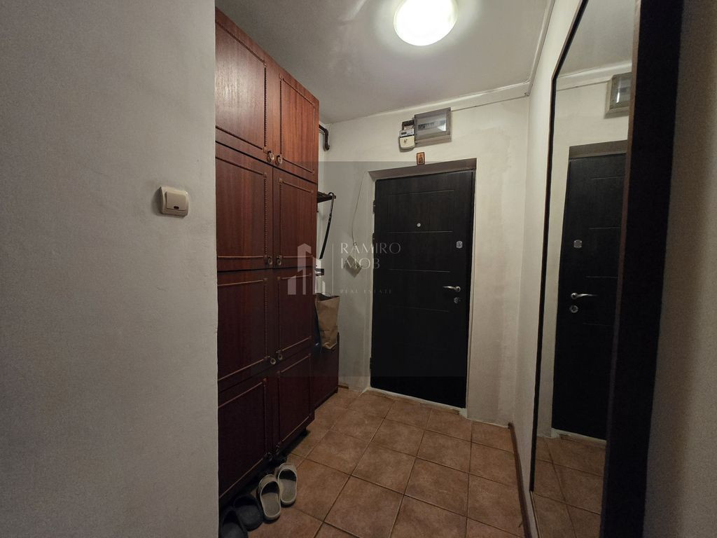 Apartament 3 camere 70m decomandat centrala Prel. Ferenta...