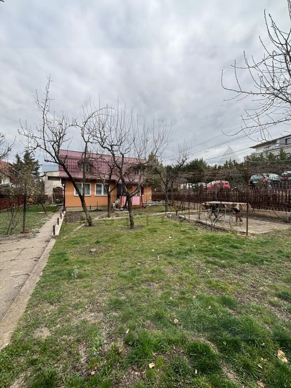 Casa individuala nouă, teren 450 mp, zona Dezmir