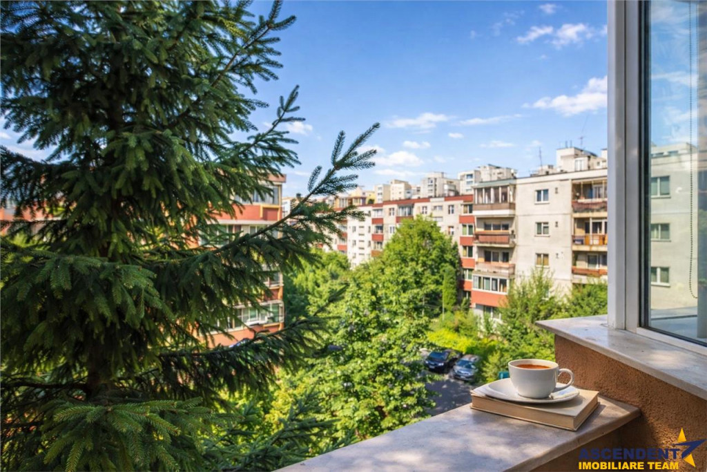 Decomandat,60mp,vitalizat,2 balcoane,living 24mp,areal linis