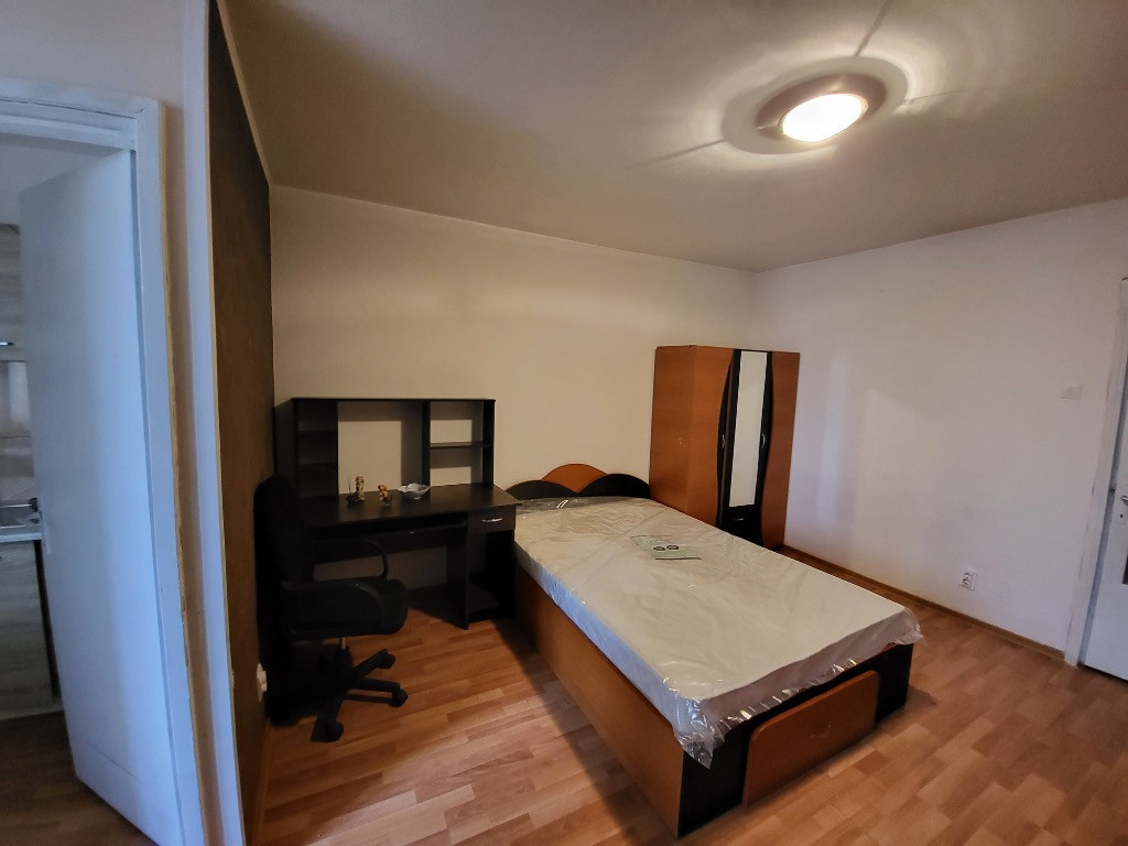 Vand garsoniera in cartierul Craiovei