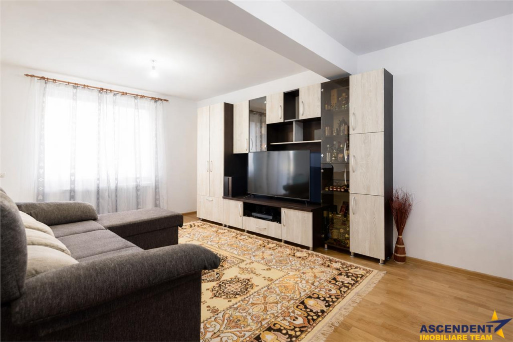 Apartament elegant, loc de parcare inclus, zona Coresi, Bras