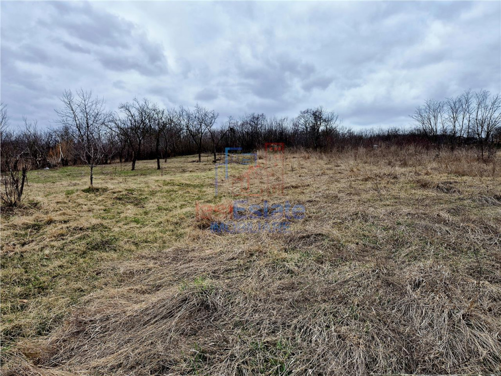 Teren cu vedere superba la lac de 1280 mp, Ciurbesti