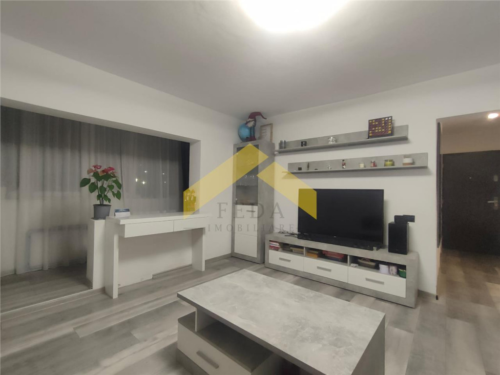 Apartament 3 camere de cartier Micalaca, zona Orizont