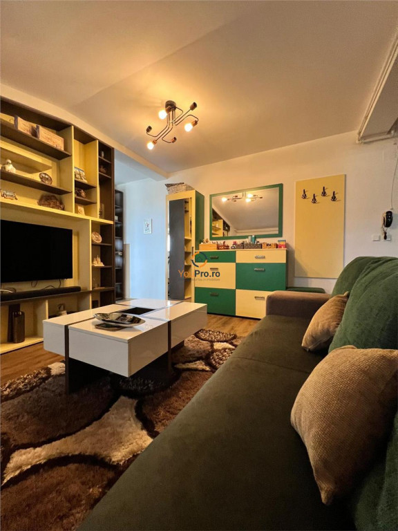 Decomandat 3 camere Zona Soarelui Mansarda/mobilat si utilat