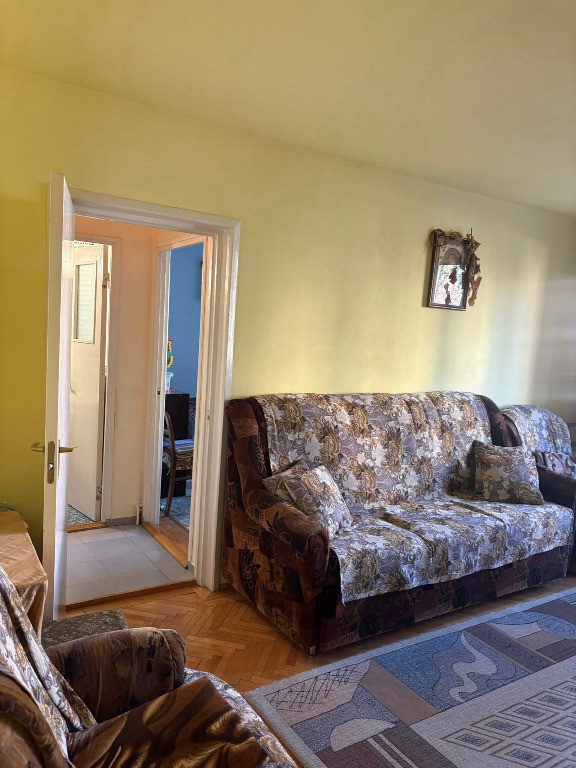 Apartament de 3 camere zona ASTRA,str Calea Bucuresti