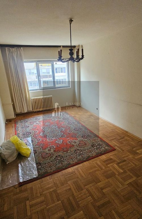 Apartament 3 camere decomandat 63 mp 5 min de metrou