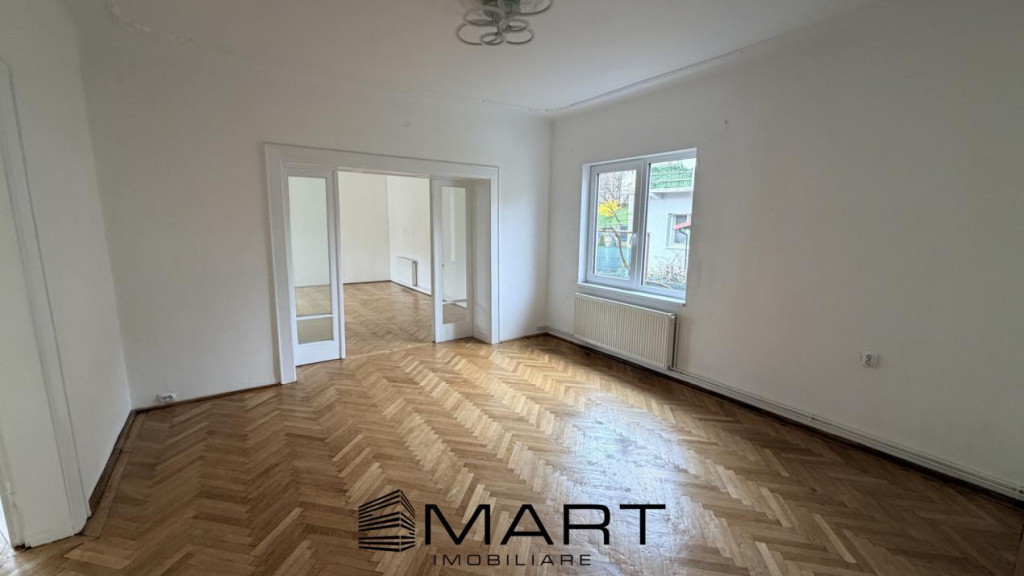 Casa 4 camere 130mp+400mp teren zona Spitalul Judetean