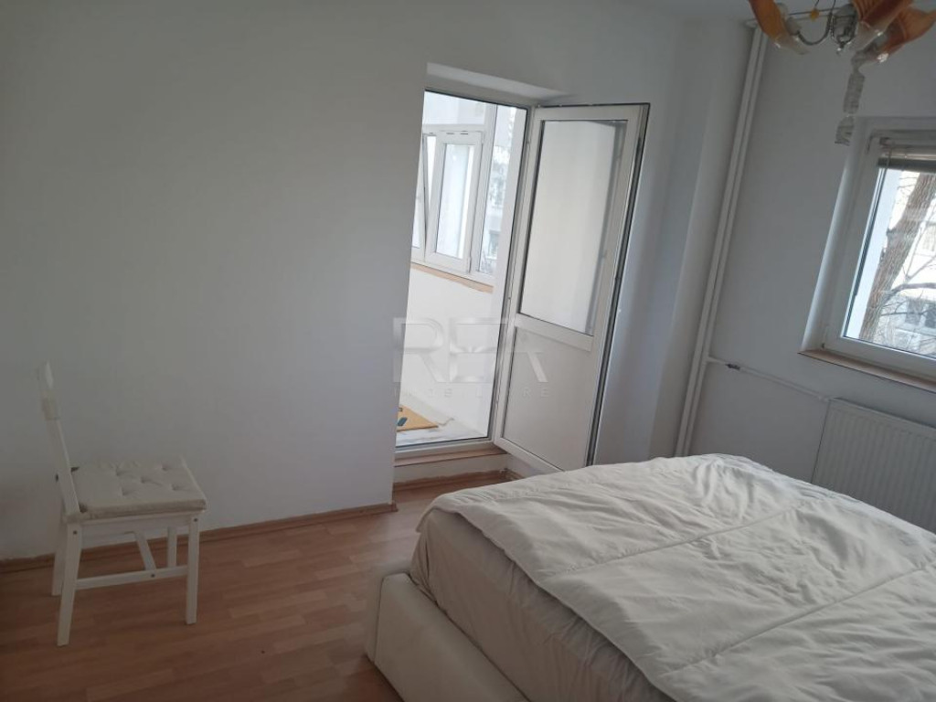 3 camere, 3/10, anvelopat, bloc 1983-Ghencea-Str Vladeasa