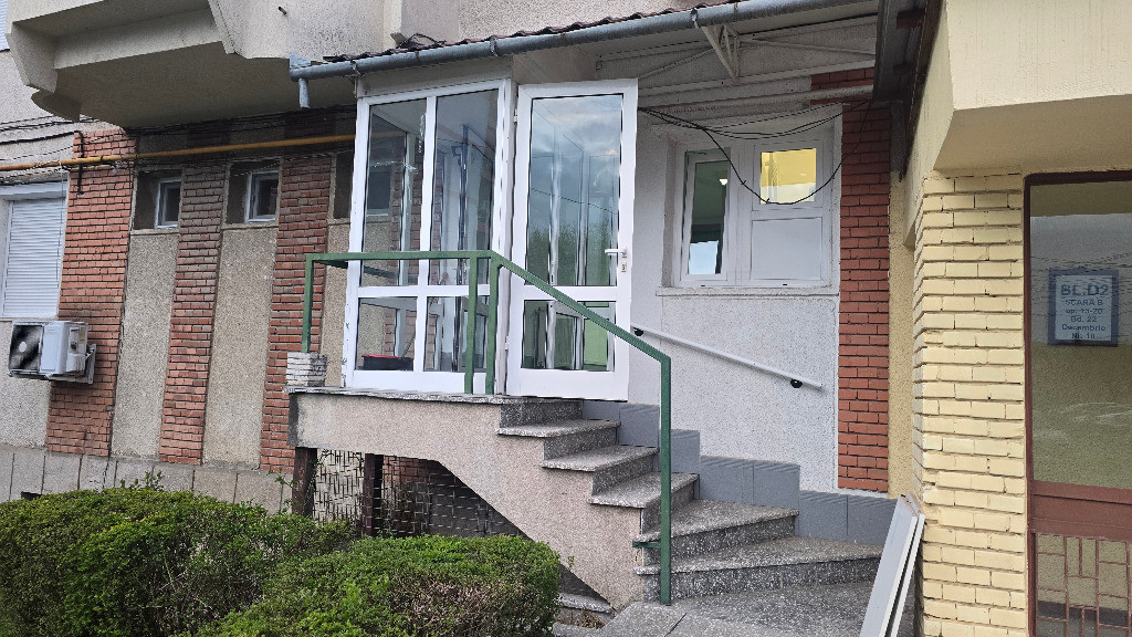 Inchiriez spatiu in Deva, zona Spitalul Judetean, suprafata utila 20 m