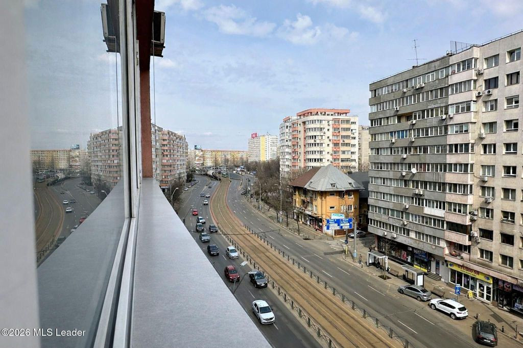 Domnesti - Vila la rosu 276 mp utili, teren 572 mp, garaj...