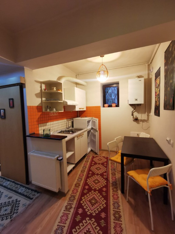 13 Septembrie / Garsoniera Bloc Mixt / Particular