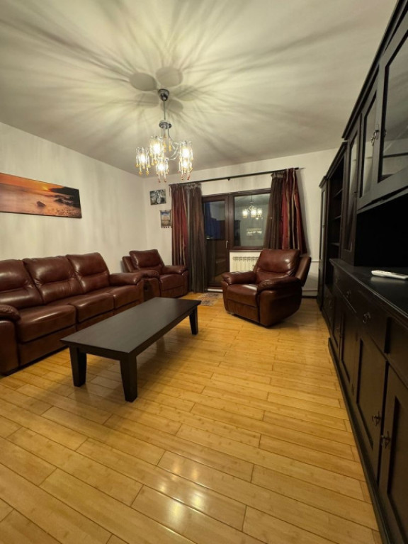 Panduri | 2 camere | 58mp | et 7 | modern | 500 euro