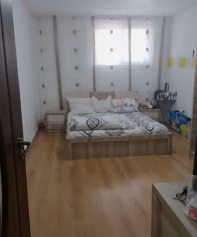 Apartament 2 camere bloc nou, centrala proprie, demisol, Sal