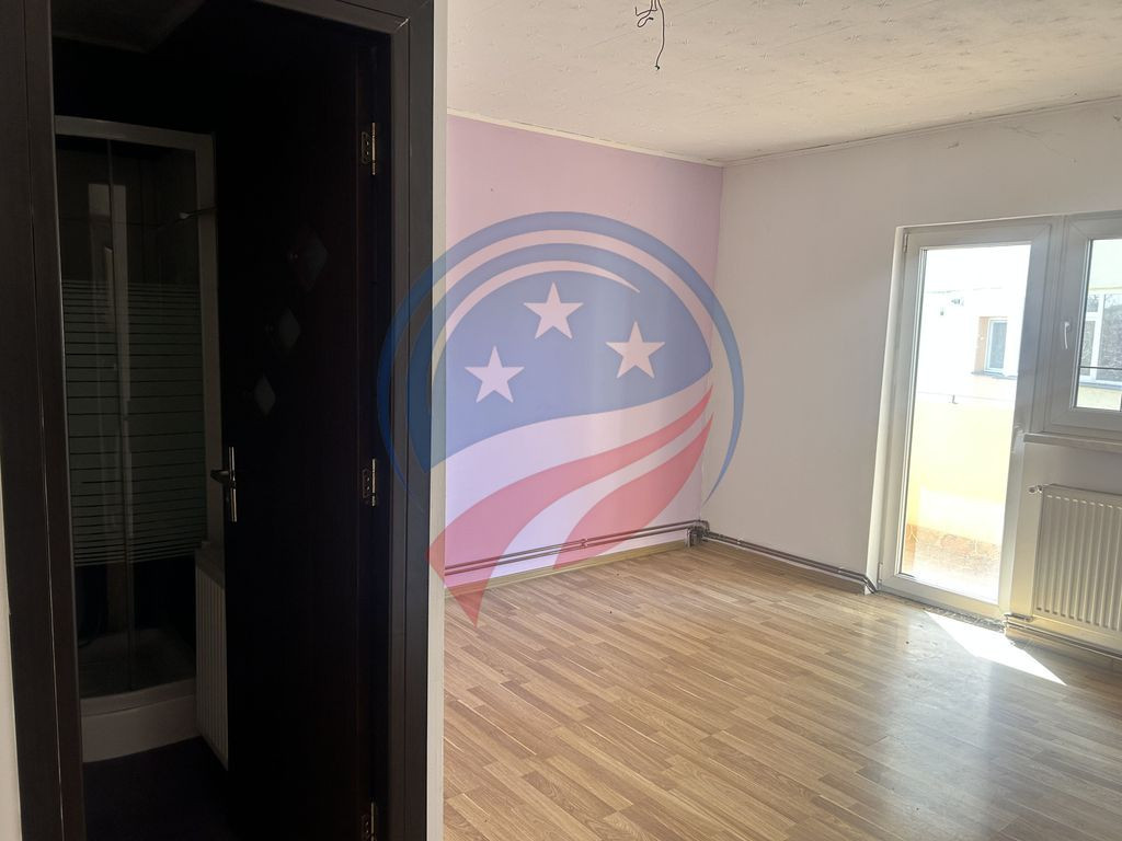 Vilă spațioasă D+P+E+M, 400 mp | Curte generoasă 400 ...