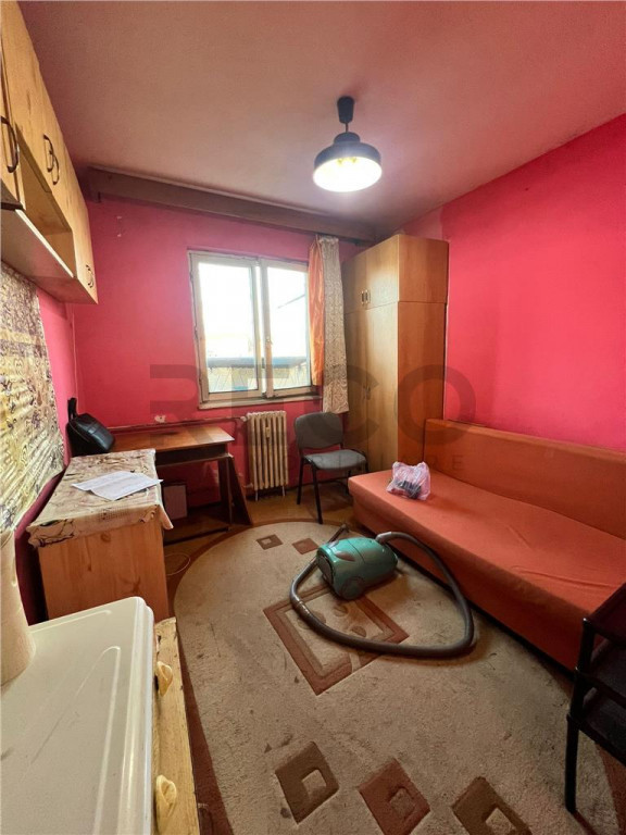 RECO Garsoniera zona Cantemir etaj 2