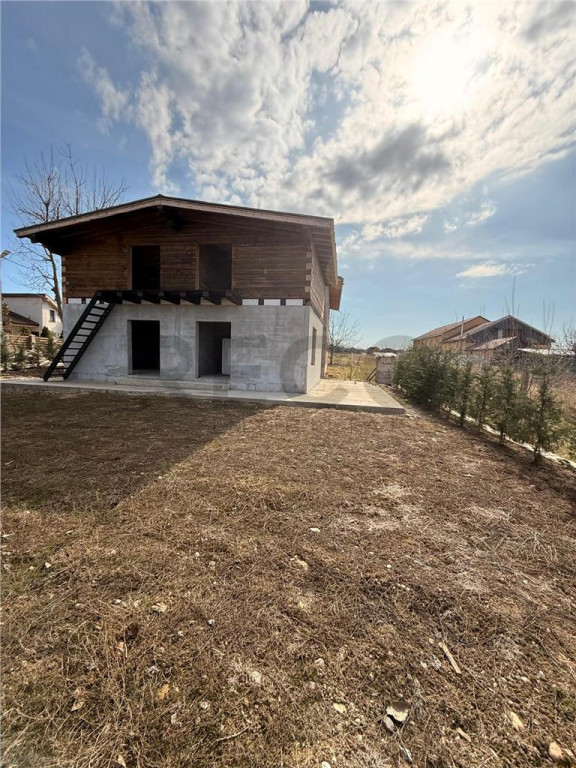 Casa / Cvadruplex de in Baile 1 Mai , aproape de Aqua Park