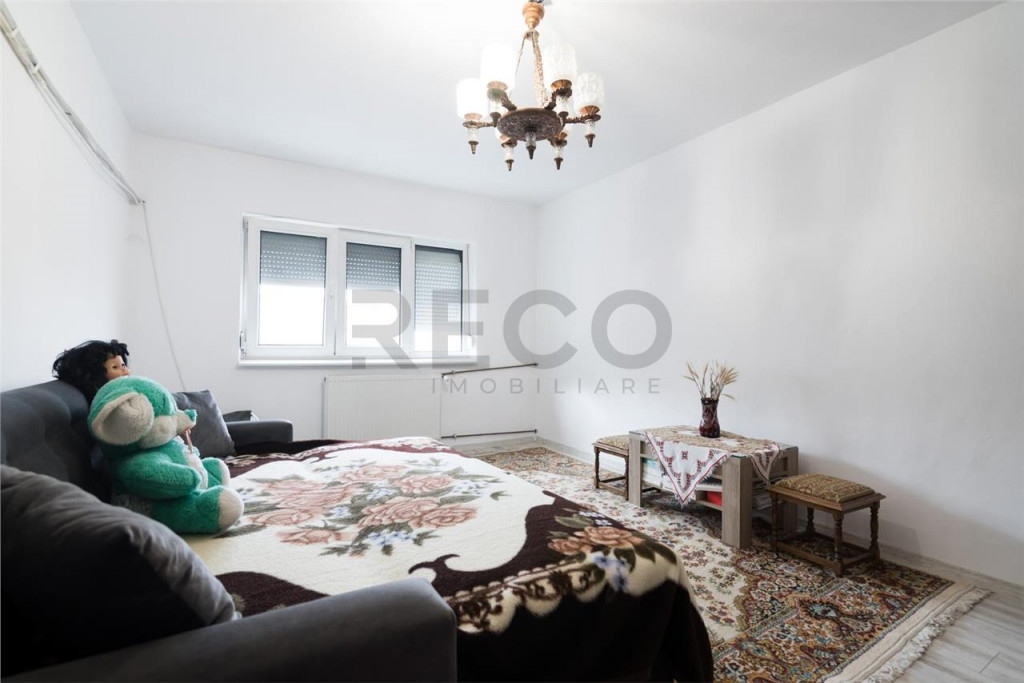 RECO Apartament 3 camere decomandat etajul 1 zona Nufarul/Lo