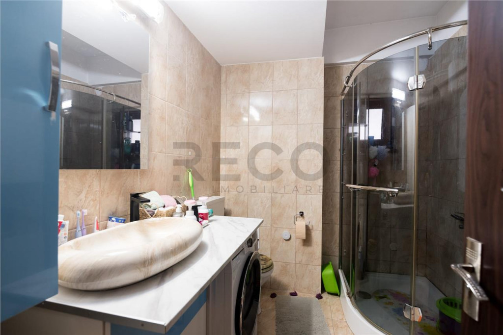RECO Apartament de 3 camere in Paleu