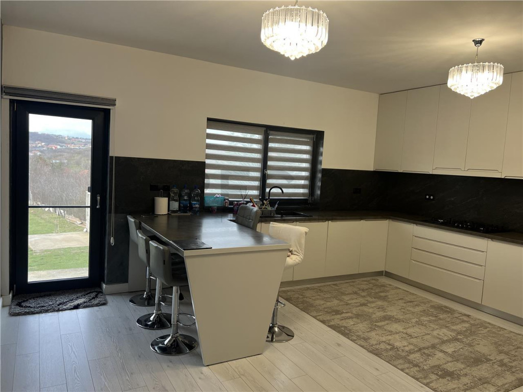 RECO Vila moderna cu 4 camere in zona Dealuri