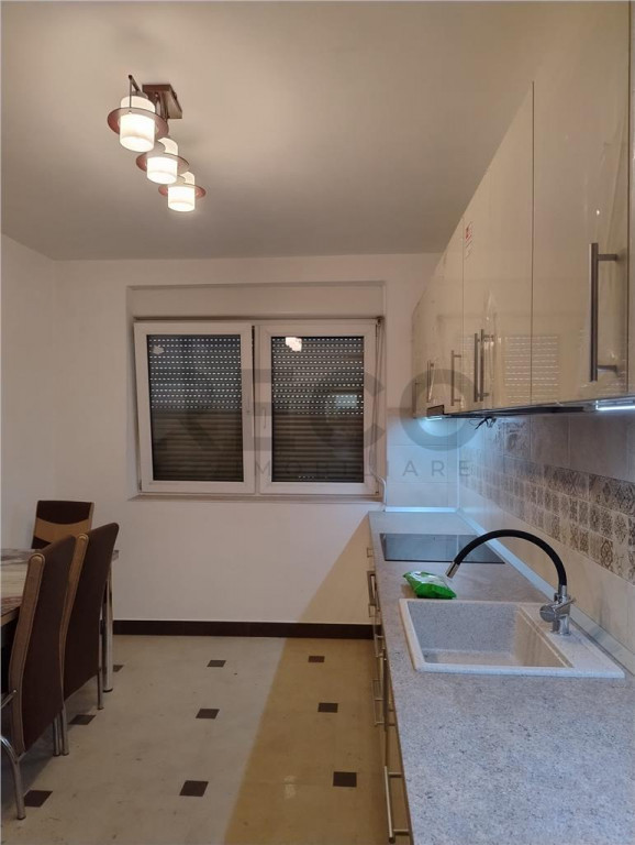 RECO Apartament cu 3 camere in Beius