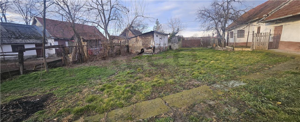 RECO. Teren intravilan de in Cetariu