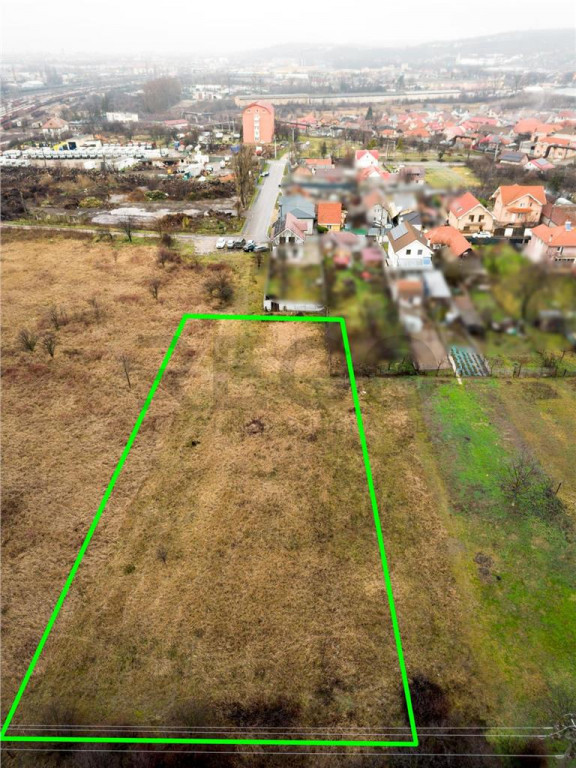 Teren 2200 mp cu utilitati,strada Radautilor, la 1 minut de