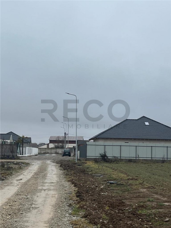 RECO Teren intravilan -loc de casa sau servicii 600 mp Cheri