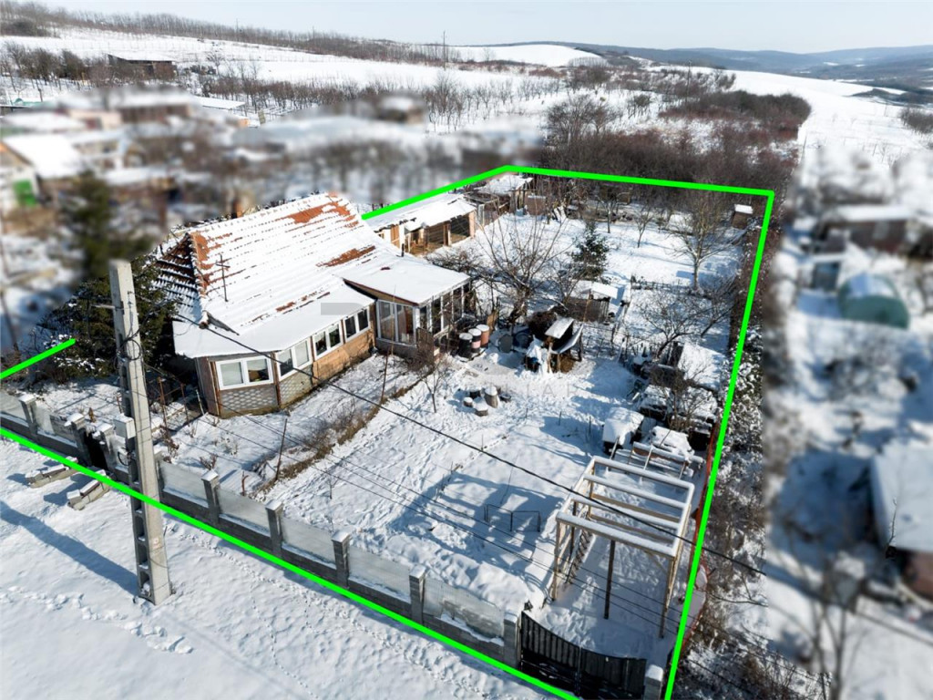 RECO . Casa in Cetariu cu teren generos 1600mp