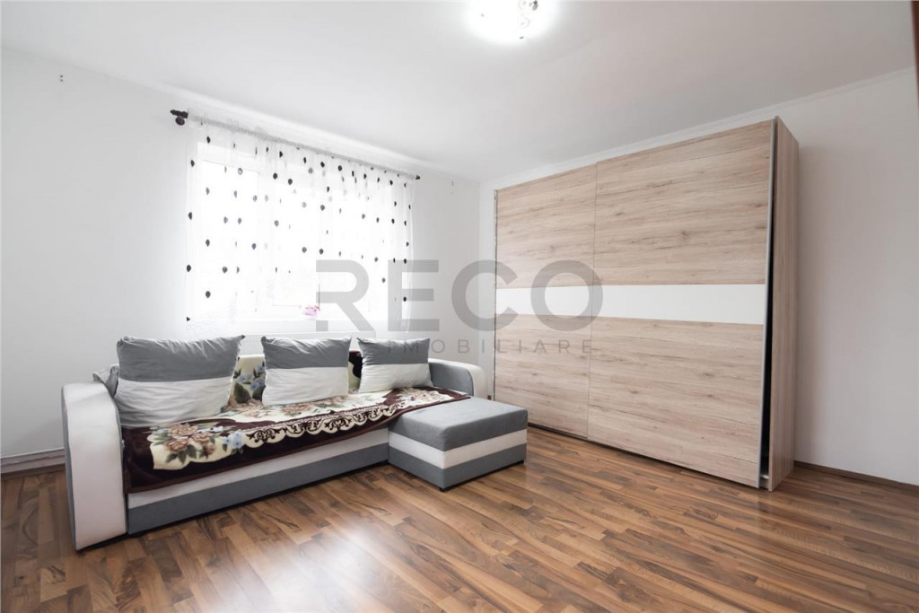 RECO Casa cu 4 camere in Burzuc