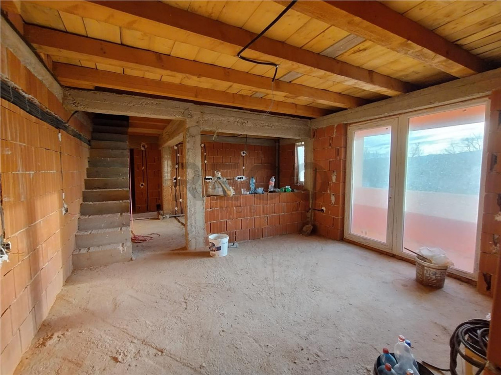 Reco Apartament nou cu 5 camere Beius