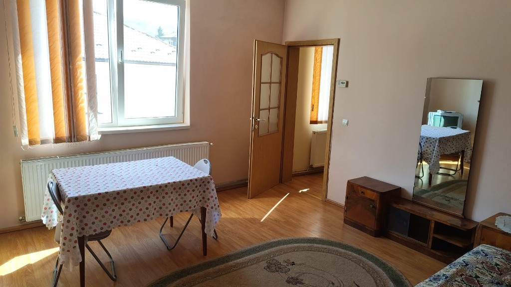 Apartament 2 camere de vânzare – poziție excelentă, aproape de centru