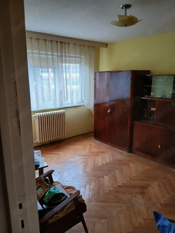 Garsoniera decomandata - zona Astra