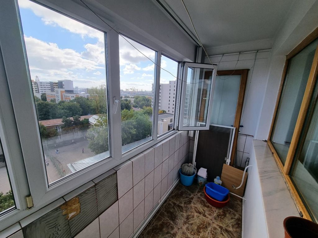 Gara mangaliei-apartament 2 camere decomandat 52 mp