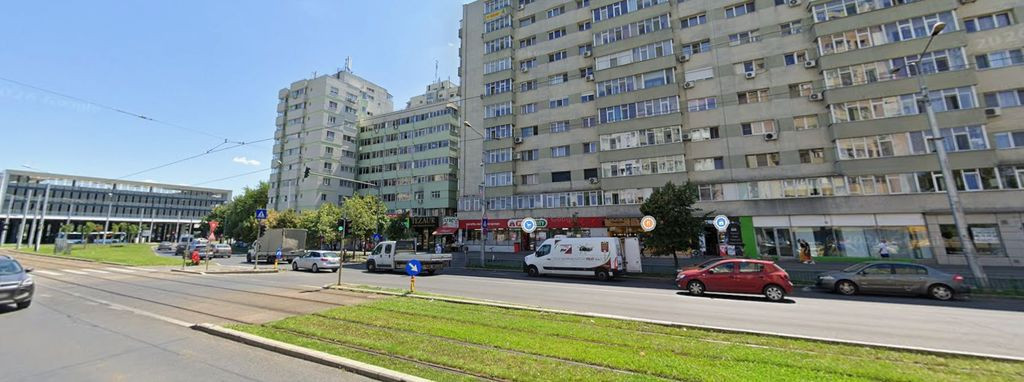 Zona Pantelimon 187 mp vitrina 9 m trafic intens