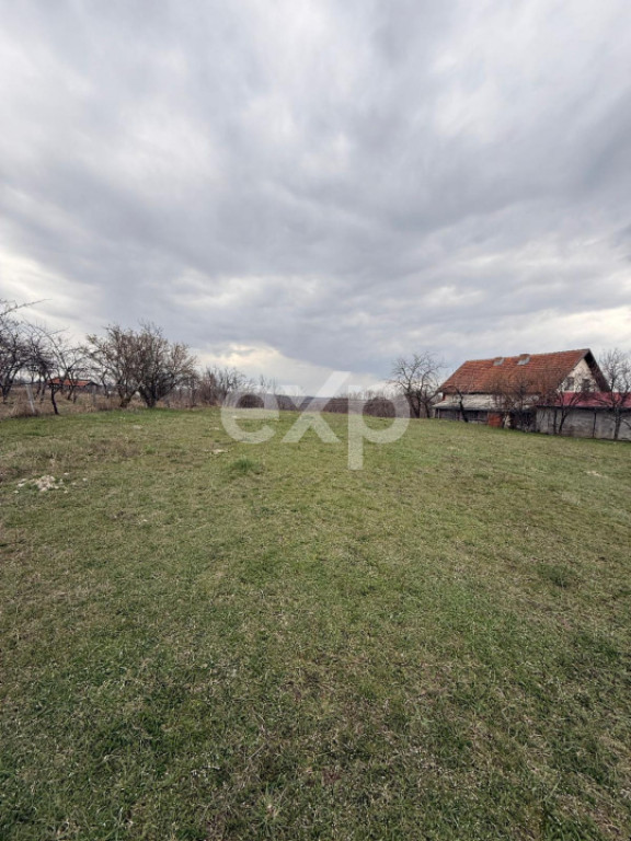 Teren intravilan 3052 mp | Băcești, Drăganu | asfalt | ut