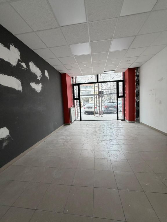 Zona Nerva Traian - Cotavian Goga 80 mp trafic intens