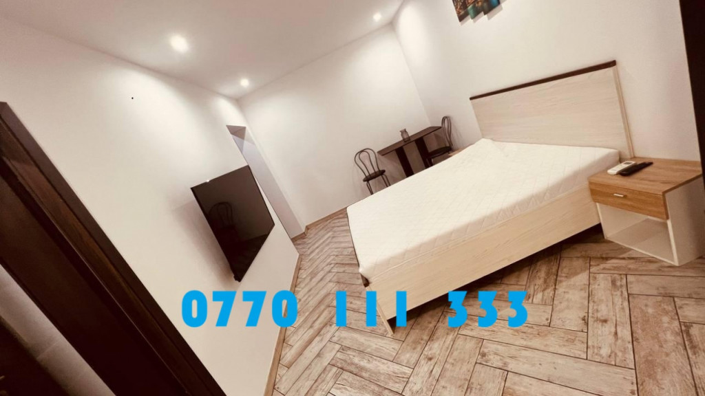 La Cheie - Garsoniera Ansamblul Dorobantilor - etaj 3/4.