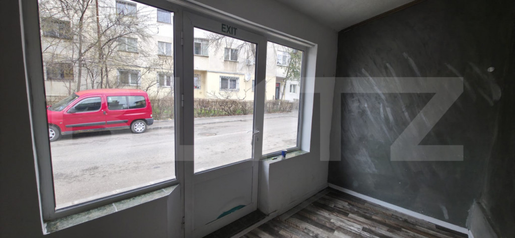 Spatiu comercial de inchiriat , zona Lupeni