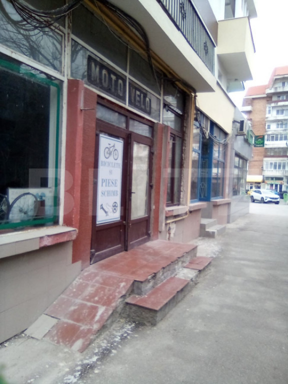 Inchiriez spatiu comercial