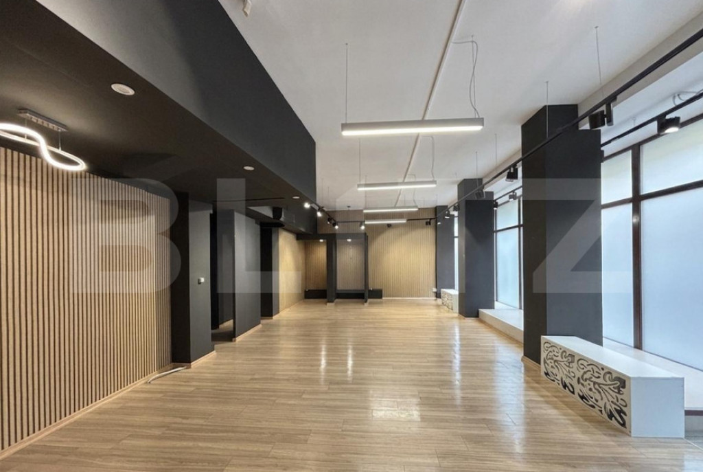 Spațiu Ultracentral | Vizibilitate excelentă | Vitrină 10