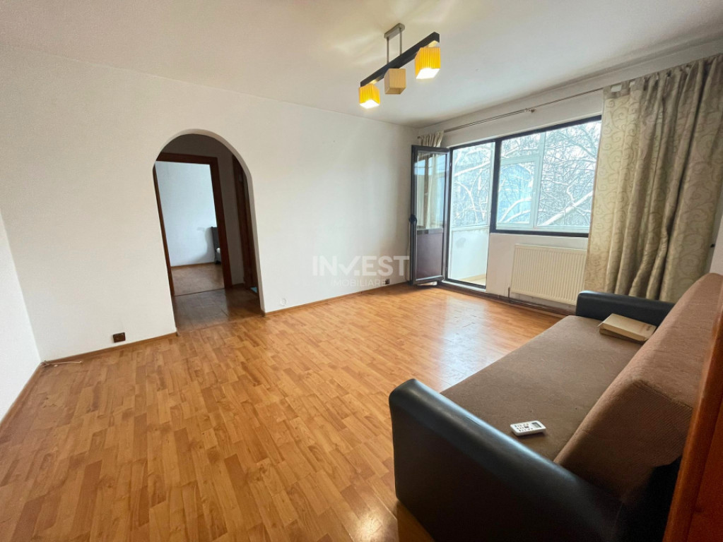 Apartament 2 camere-Pod de Piatra-etaj intermediar-bloc fara
