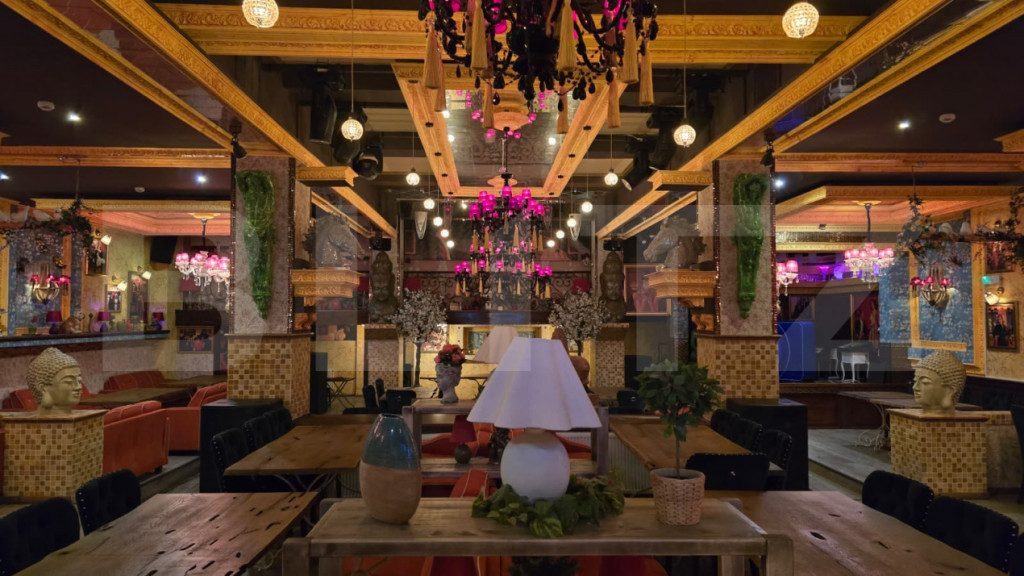 Oportunitate unică: Club funcțional + sală evenimente –