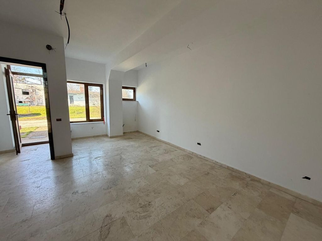 APARTAMENT 4 CAMERE TIP DUPLEX, INVESTITIE