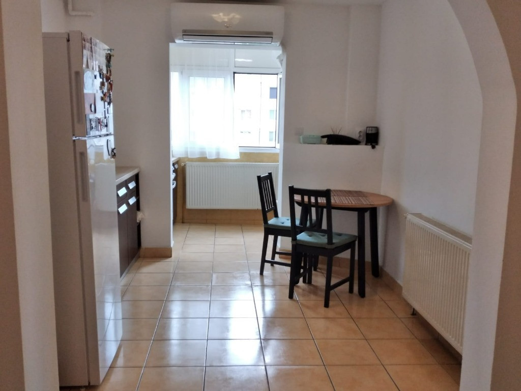 Apartament 3 camere.Centrala.Berceni,Aparatori Patriei, la 5 minute de