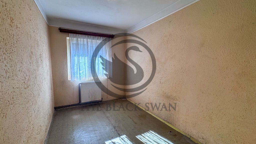 Apartament cu 4 camere de vanzare | Decomandat | Urlati |...