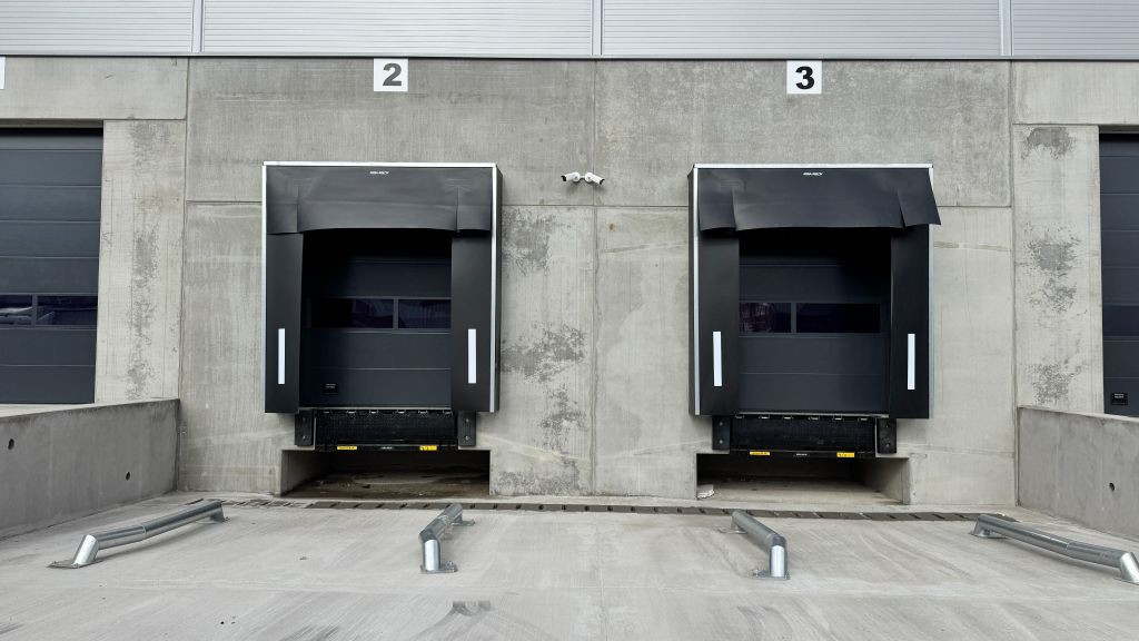 Clădire nouă P+2 cu showroom și birouri în Arad