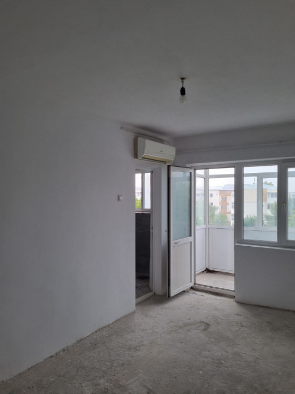 APARTAMENT DE VANZARE CU 3 CAMERE