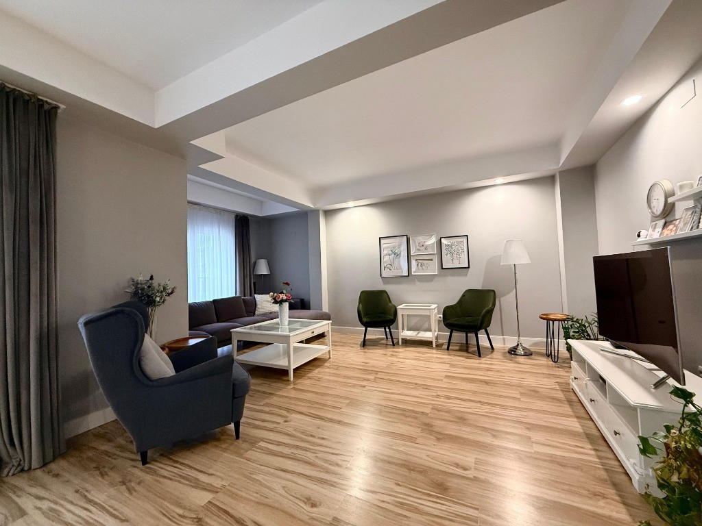 COSMOPOLIS - Apartament 4 camere, mobilat si utilat, terasa mare